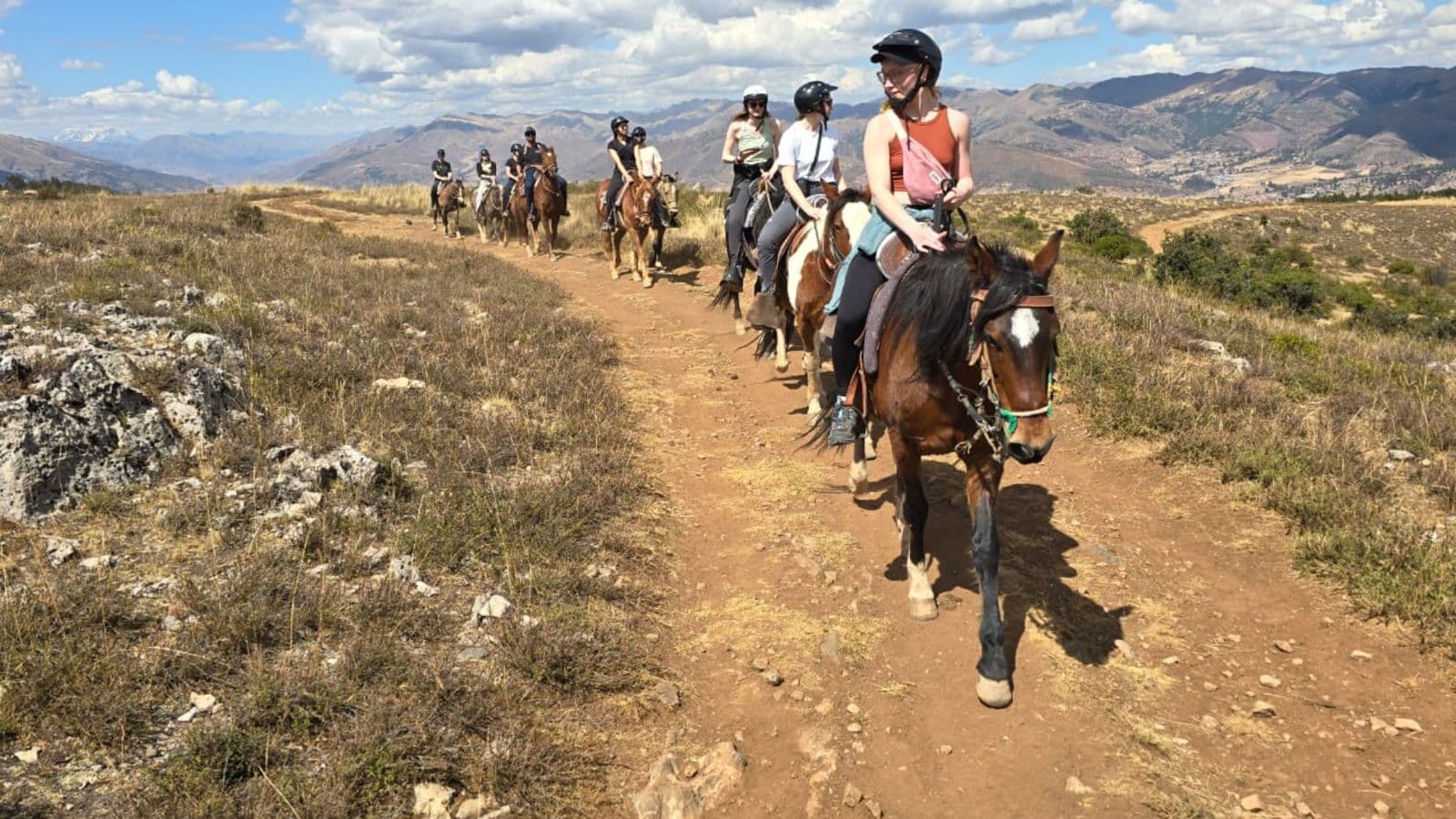 Cavalgada aos templos incas ocultos e cerimônia à Pachamama — Cusco — salida desde Casa de la Gringa o recojo en el hotel
