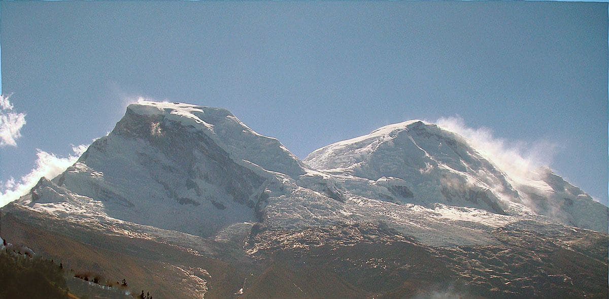 Stock image of a tour in Huaraz, Áncash